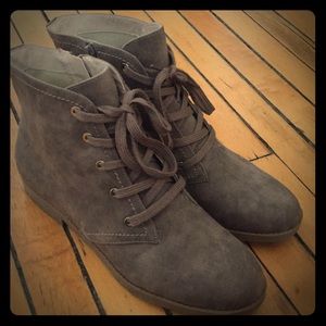 Taupe brown ankle high lace up boots